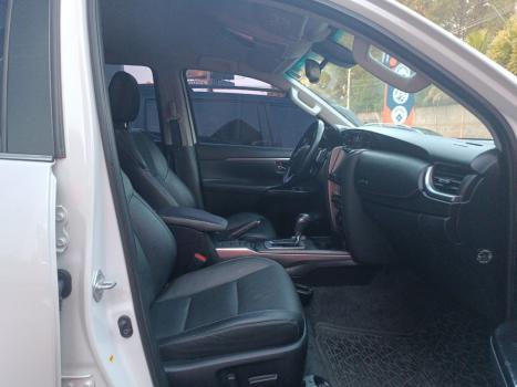 TOYOTA Hilux SW4 2.8 16V 4P SRX 4X4 7 LUGARES TURBO DIESEL AUTOMTICO, Foto 11