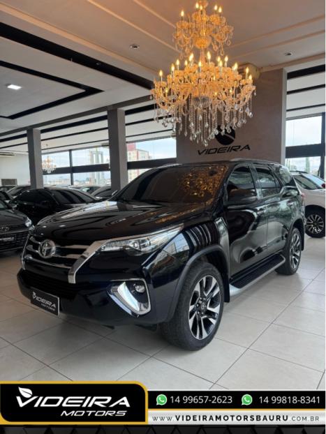 TOYOTA Hilux SW4 2.8 16V 4P SRX 4X4 7 LUGARES TURBO DIESEL AUTOMTICO, Foto 2