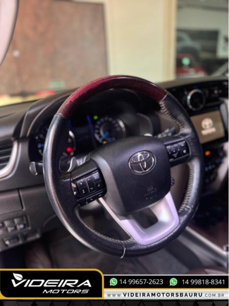 TOYOTA Hilux SW4 2.8 16V 4P SRX 4X4 7 LUGARES TURBO DIESEL AUTOMTICO, Foto 8