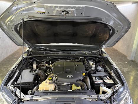 TOYOTA Hilux SW4 2.8 4P SRX 4X4 TURBO DIESEL AUTOMTICO, Foto 12