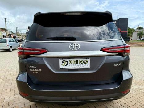 TOYOTA Hilux SW4 2.8 16V 4P SRX 4X4 7 LUGARES TURBO DIESEL AUTOMTICO, Foto 6