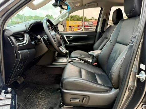 TOYOTA Hilux SW4 2.8 16V 4P SRX 4X4 7 LUGARES TURBO DIESEL AUTOMTICO, Foto 11