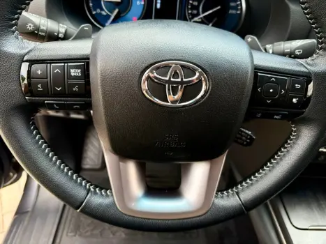 TOYOTA Hilux SW4 2.8 16V 4P SRX 4X4 7 LUGARES TURBO DIESEL AUTOMTICO, Foto 12