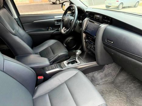 TOYOTA Hilux SW4 2.8 16V 4P SRX 4X4 7 LUGARES TURBO DIESEL AUTOMTICO, Foto 16