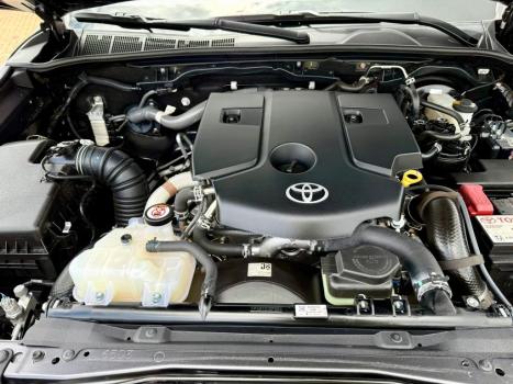 TOYOTA Hilux SW4 2.8 16V 4P SRX 4X4 7 LUGARES TURBO DIESEL AUTOMTICO, Foto 22