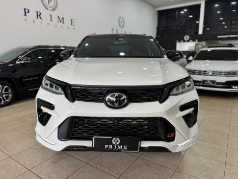 TOYOTA Hilux SW4 2.8 16V 4P GR-S 7 LUGARES 4X4 TURBO DIESEL AUTOMTICO, Foto 2