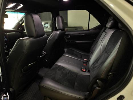 TOYOTA Hilux SW4 2.8 16V 4P GR-S 7 LUGARES 4X4 TURBO DIESEL AUTOMTICO, Foto 13