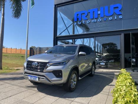 TOYOTA Hilux SW4 2.8 16V 4P SRX 4X4 7 LUGARES TURBO DIESEL AUTOMTICO, Foto 1