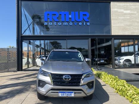 TOYOTA Hilux SW4 2.8 16V 4P SRX 4X4 7 LUGARES TURBO DIESEL AUTOMTICO, Foto 2