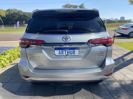 TOYOTA Hilux SW4 2.8 16V 4P SRX 4X4 7 LUGARES TURBO DIESEL AUTOMTICO, Foto 6
