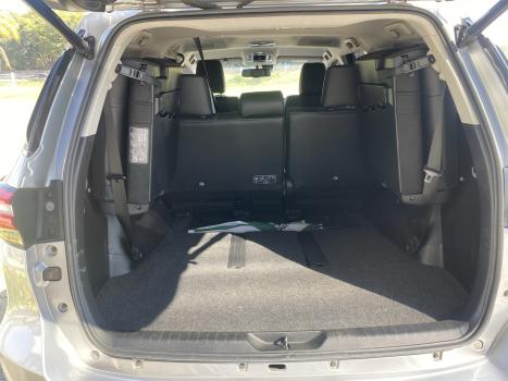 TOYOTA Hilux SW4 2.8 16V 4P SRX 4X4 7 LUGARES TURBO DIESEL AUTOMTICO, Foto 17