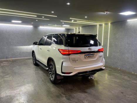 TOYOTA Hilux SW4 2.8 4P SRX 4X4 DIAMOND 7 LUGARES TURBO DIESEL AUTOMTICO, Foto 7