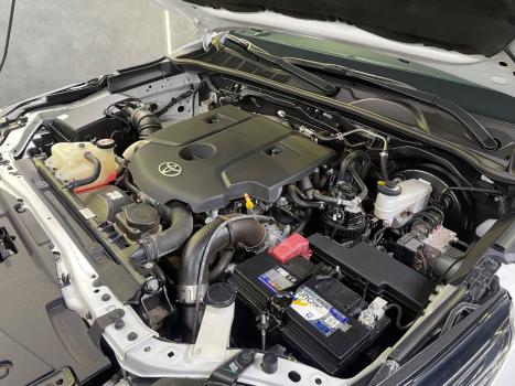 TOYOTA Hilux SW4 2.8 4P SRX 4X4 DIAMOND 7 LUGARES TURBO DIESEL AUTOMTICO, Foto 17
