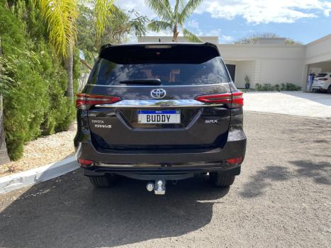 TOYOTA Hilux SW4 2.8 16V 4P SRX 4X4 7 LUGARES TURBO DIESEL AUTOMTICO, Foto 6