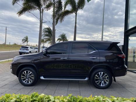TOYOTA Hilux SW4 2.8 16V 4P SRX 4X4 7 LUGARES TURBO DIESEL AUTOMTICO, Foto 6
