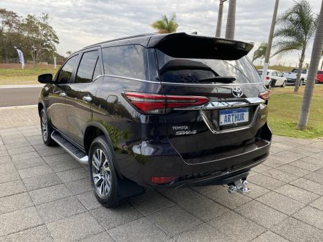 TOYOTA Hilux SW4 2.8 16V 4P SRX 4X4 7 LUGARES TURBO DIESEL AUTOMTICO, Foto 7