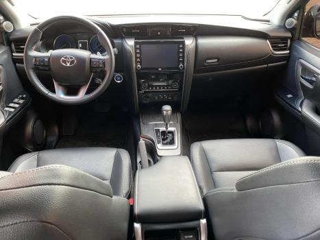 TOYOTA Hilux SW4 2.8 16V 4P SRX 4X4 7 LUGARES TURBO DIESEL AUTOMTICO, Foto 10