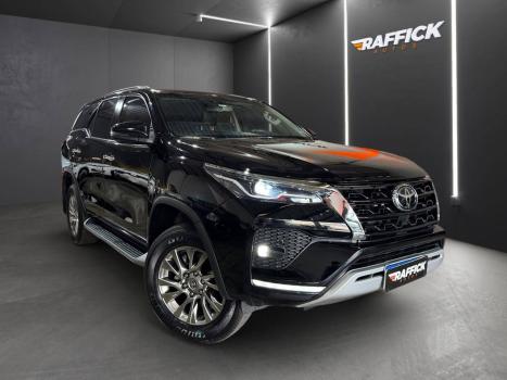 TOYOTA Hilux SW4 2.8 16V 4P SRX 4X4 7 LUGARES TURBO DIESEL AUTOMTICO, Foto 2
