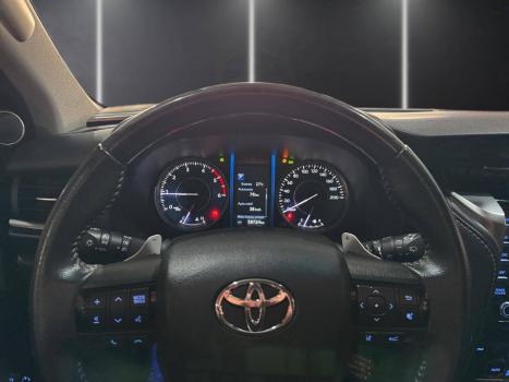 TOYOTA Hilux SW4 2.8 16V 4P SRX 4X4 7 LUGARES TURBO DIESEL AUTOMTICO, Foto 9