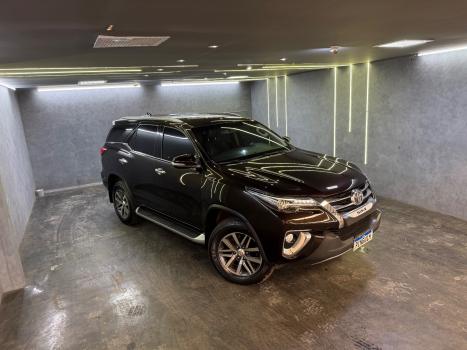 TOYOTA Hilux SW4 2.8 4P SRX 4X4 TURBO DIESEL AUTOMTICO, Foto 1
