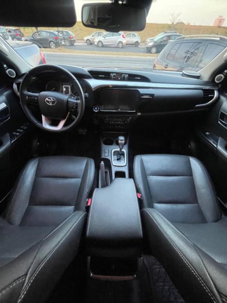 TOYOTA Hilux SW4 2.8 16V 4P SRX 4X4 7 LUGARES TURBO DIESEL AUTOMTICO, Foto 5