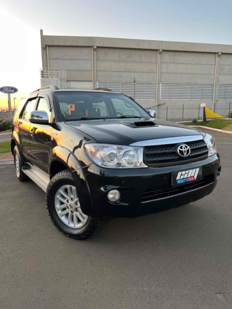 TOYOTA Hilux SW4 3.0 16V 4P SRV 4X4 7 LUGARES TURBO DIESEL AUTOMTICO, Foto 1