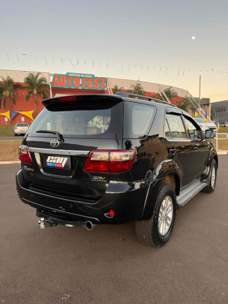 TOYOTA Hilux SW4 3.0 16V 4P SRV 4X4 7 LUGARES TURBO DIESEL AUTOMTICO, Foto 9