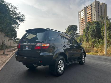 TOYOTA Hilux SW4 3.0 V6 12V 4P SRV 4X4 TURBO DIESEL AUTOMTICO, Foto 6