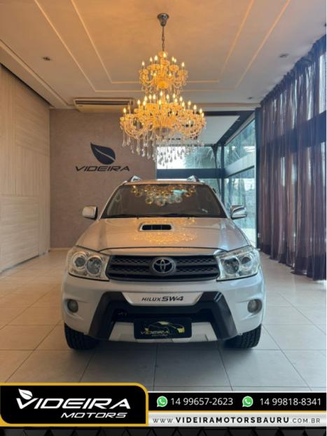 TOYOTA Hilux SW4 3.0 16V 4P SRV 4X4 7 LUGARES TURBO DIESEL AUTOMTICO, Foto 4