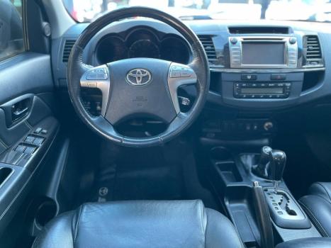 TOYOTA Hilux SW4 3.0 16V 4P SRV 4X4 7 LUGARES TURBO DIESEL AUTOMTICO, Foto 5