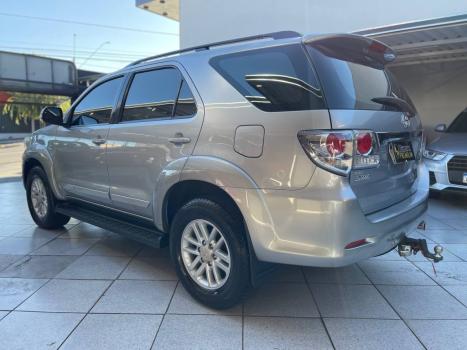 TOYOTA Hilux SW4 3.0 16V 4P SRV 4X4 7 LUGARES TURBO DIESEL AUTOMTICO, Foto 6