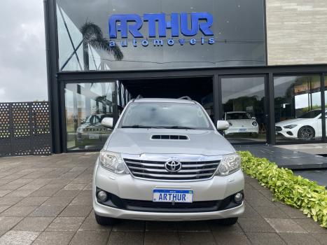 TOYOTA Hilux SW4 3.0 V6 12V 4P SRV TURBO DIESEL AUTOMTICO, Foto 2