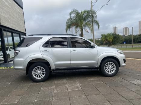 TOYOTA Hilux SW4 3.0 V6 12V 4P SRV TURBO DIESEL AUTOMTICO, Foto 4