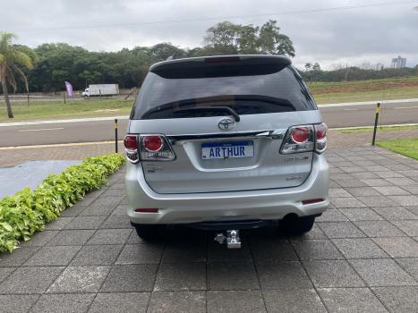 TOYOTA Hilux SW4 3.0 V6 12V 4P SRV TURBO DIESEL AUTOMTICO, Foto 5