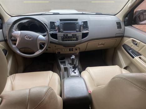 TOYOTA Hilux SW4 3.0 V6 12V 4P SRV TURBO DIESEL AUTOMTICO, Foto 13