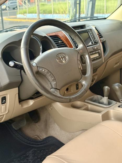 TOYOTA Hilux SW4 3.0 16V 4P SRV 4X4 7 LUGARES TURBO DIESEL AUTOMTICO, Foto 15