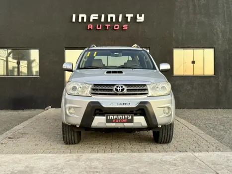 TOYOTA Hilux SW4 3.0 16V 4P SRV 4X4 7 LUGARES TURBO DIESEL AUTOMTICO, Foto 6