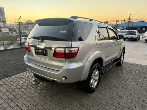 TOYOTA Hilux SW4 3.0 16V 4P SRV 4X4 7 LUGARES TURBO DIESEL AUTOMTICO, Foto 7