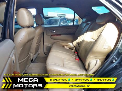 TOYOTA Hilux SW4 3.0 16V 4P SRV 4X4 7 LUGARES TURBO DIESEL AUTOMTICO, Foto 5
