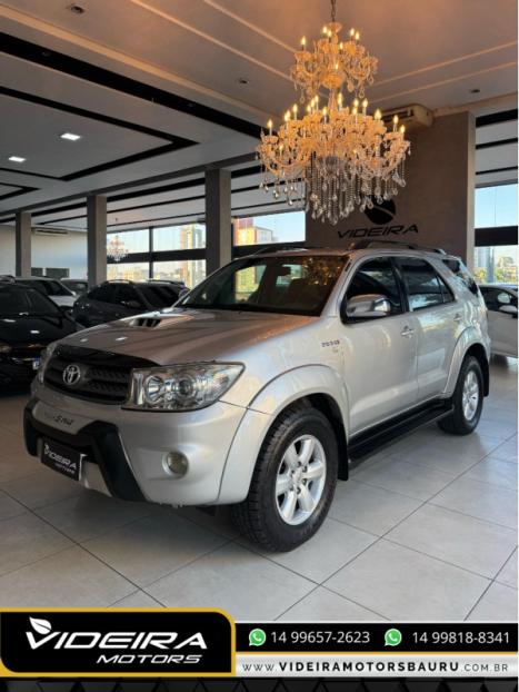 TOYOTA Hilux SW4 3.0 16V 4P SRV 4X4 7 LUGARES TURBO DIESEL AUTOMTICO, Foto 2