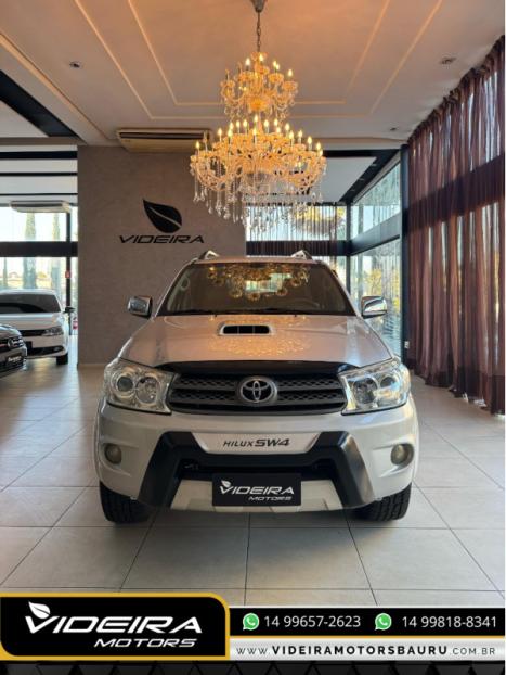 TOYOTA Hilux SW4 3.0 16V 4P SRV 4X4 7 LUGARES TURBO DIESEL AUTOMTICO, Foto 3