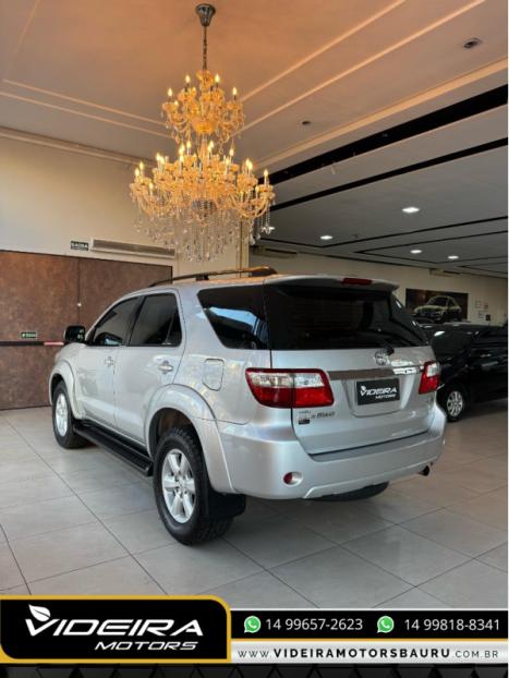 TOYOTA Hilux SW4 3.0 16V 4P SRV 4X4 7 LUGARES TURBO DIESEL AUTOMTICO, Foto 5