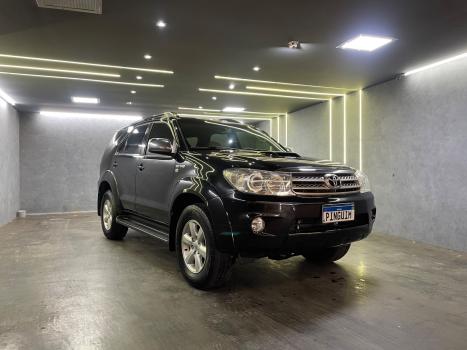 TOYOTA Hilux SW4 3.0 16V 4P SRV 4X4 7 LUGARES TURBO DIESEL AUTOMTICO, Foto 2