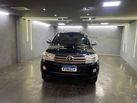 TOYOTA Hilux SW4 3.0 16V 4P SRV 4X4 7 LUGARES TURBO DIESEL AUTOMTICO, Foto 4