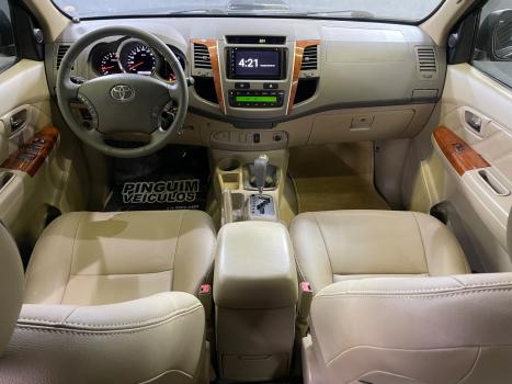 TOYOTA Hilux SW4 3.0 16V 4P SRV 4X4 7 LUGARES TURBO DIESEL AUTOMTICO, Foto 12