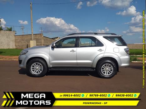 TOYOTA Hilux SW4 3.0 16V 4P SR 4X4 TURBO DIESEL AUTOMTICO, Foto 4