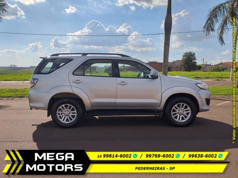 TOYOTA Hilux SW4 3.0 16V 4P SR 4X4 TURBO DIESEL AUTOMTICO, Foto 8