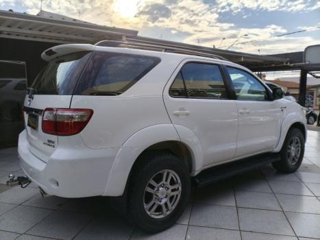 TOYOTA Hilux SW4 3.0 16V 4P SRV 4X4 7 LUGARES TURBO DIESEL AUTOMTICO, Foto 3