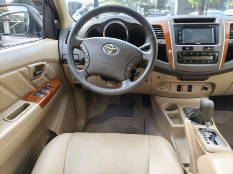 TOYOTA Hilux SW4 3.0 16V 4P SRV 4X4 7 LUGARES TURBO DIESEL AUTOMTICO, Foto 13