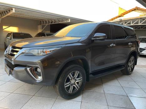 TOYOTA Hilux SW4 , Foto 2